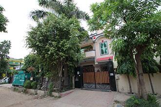 Hotel Starline - Sector 15, Gurgaon 1